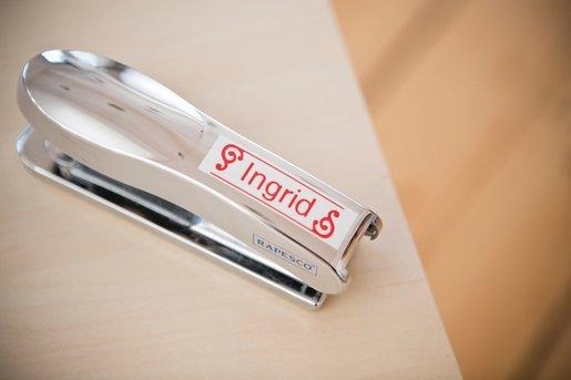 Schriftbandkassette TZe-232 rot auf weiß 12mm 8m 