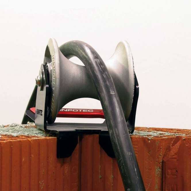 Kabelumlenkrolle Schacht Innenkante 