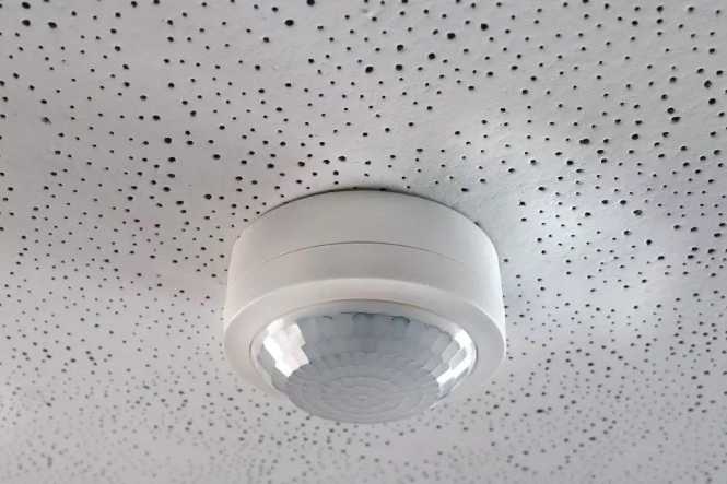 Bewegungsmelder PIRA T8 AP 360° IP21 