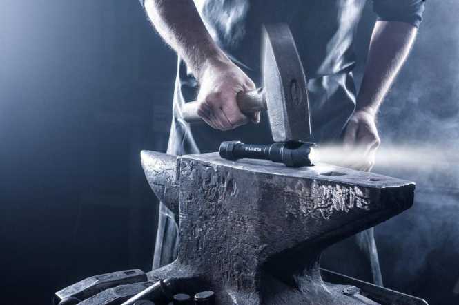 Taschenlampe Indestructible F20 Pro 