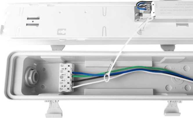 FR-Wannenleuchte SUPREME 1190mm 40/33/27/22W 5900lm CCT IP65 DV-4polig PRIME 120 