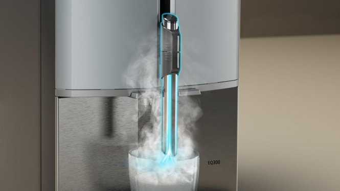 Kaffeevollautomat EQ300 Klavierlack schwarz 