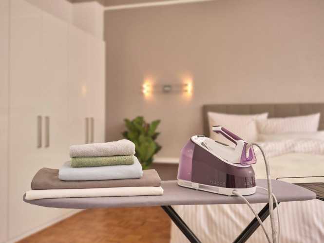 Dampfbügelstation CareStyle 5 IS5247VI WS/VIOLETT 