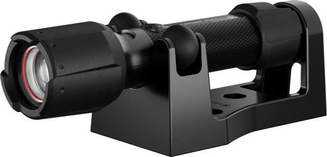 Taschenlampe P5R Pro 750 lm 4500 - 5500 K schwarz 