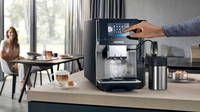 Kaffeevollautomat EQ700 classic TP715D01 